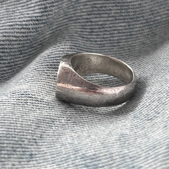 Egg Signet Ring - Picture 7 of 9